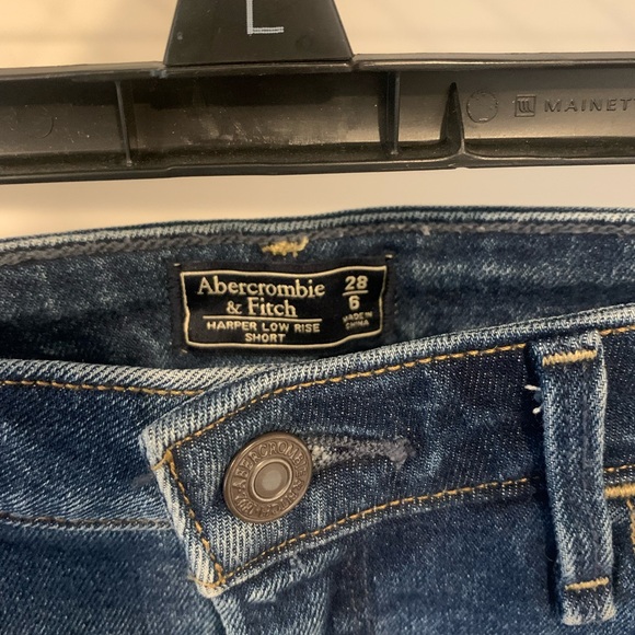 Abercrombie Low Rise Denim Shorts - Picture 3 of 3